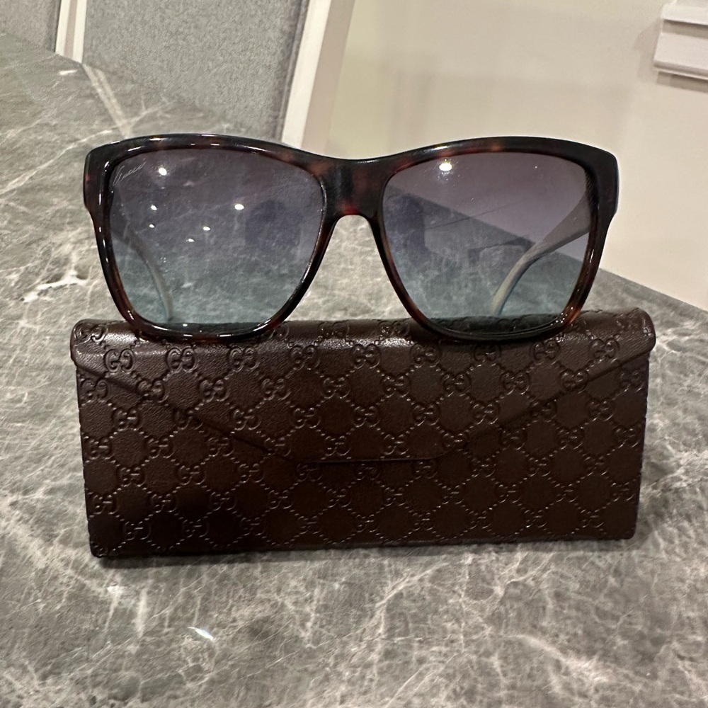 Gucci Women’s Sunglasses with Case